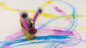 Kuenstlerisch-malen-wunderwuzzi-roboter